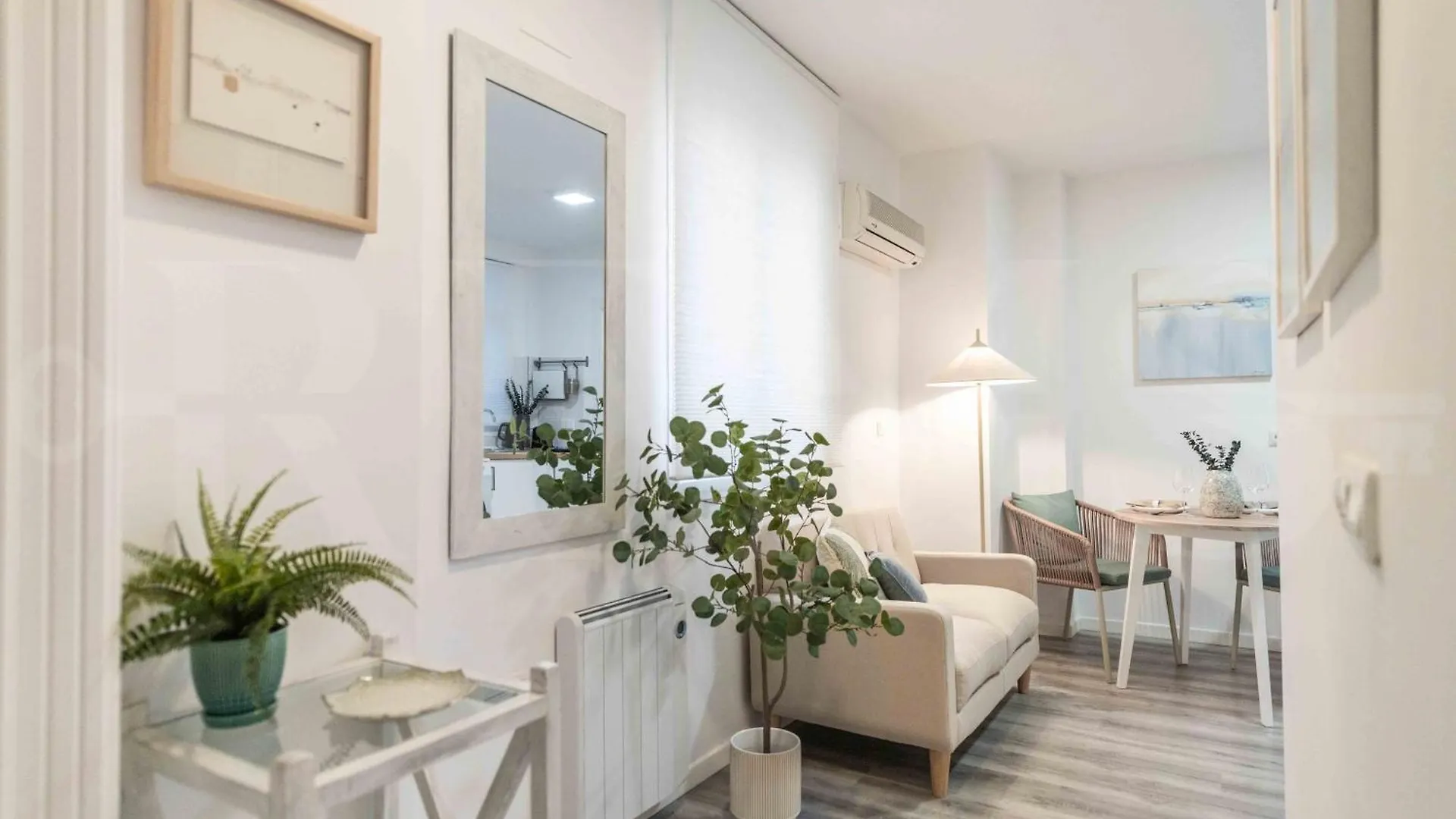 Cozy Apartment Near Plaza De La Merced By Rems مالقة