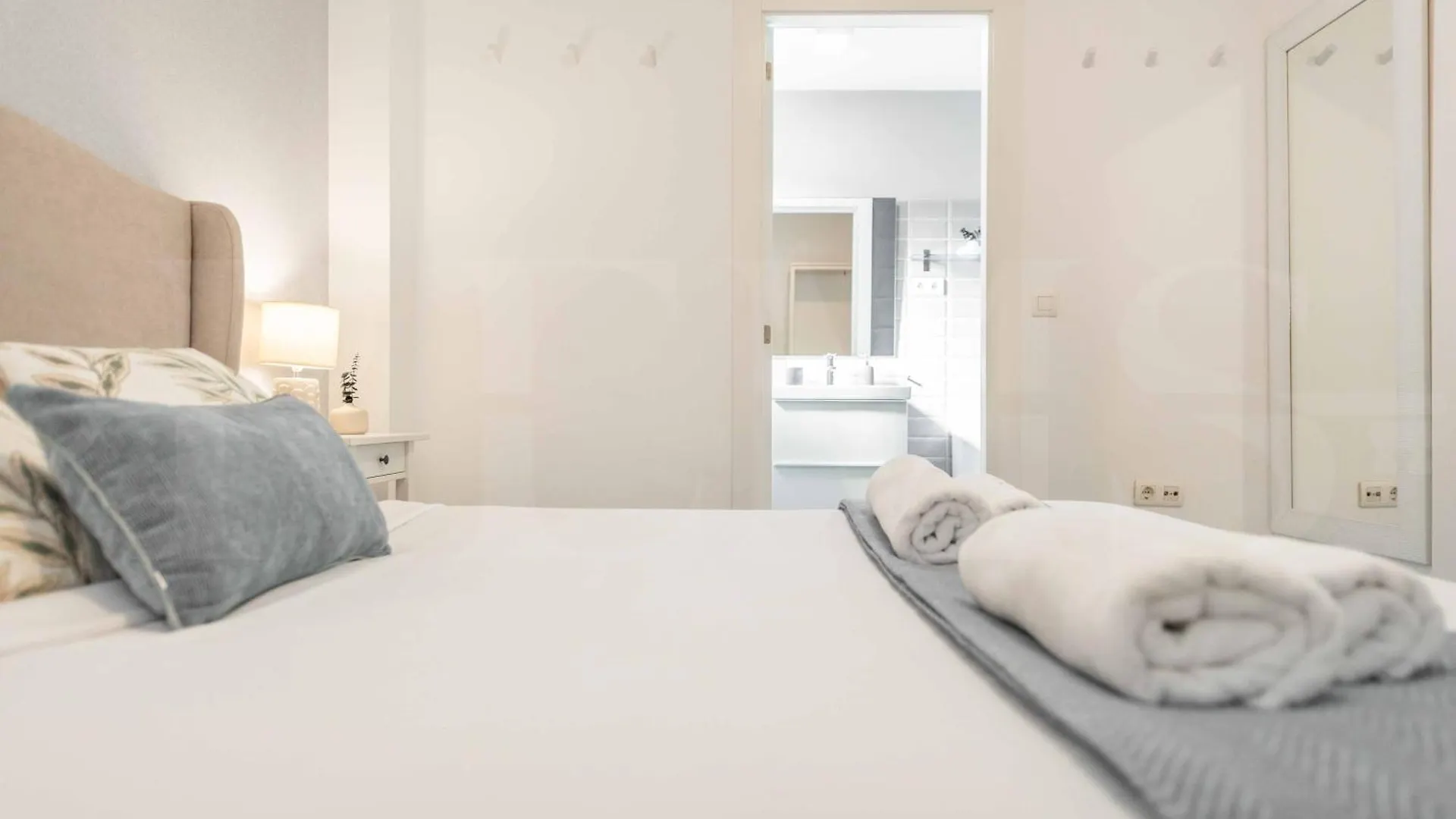 Cozy Apartment Near Plaza De La Merced By Rems مالقة إسبانيا