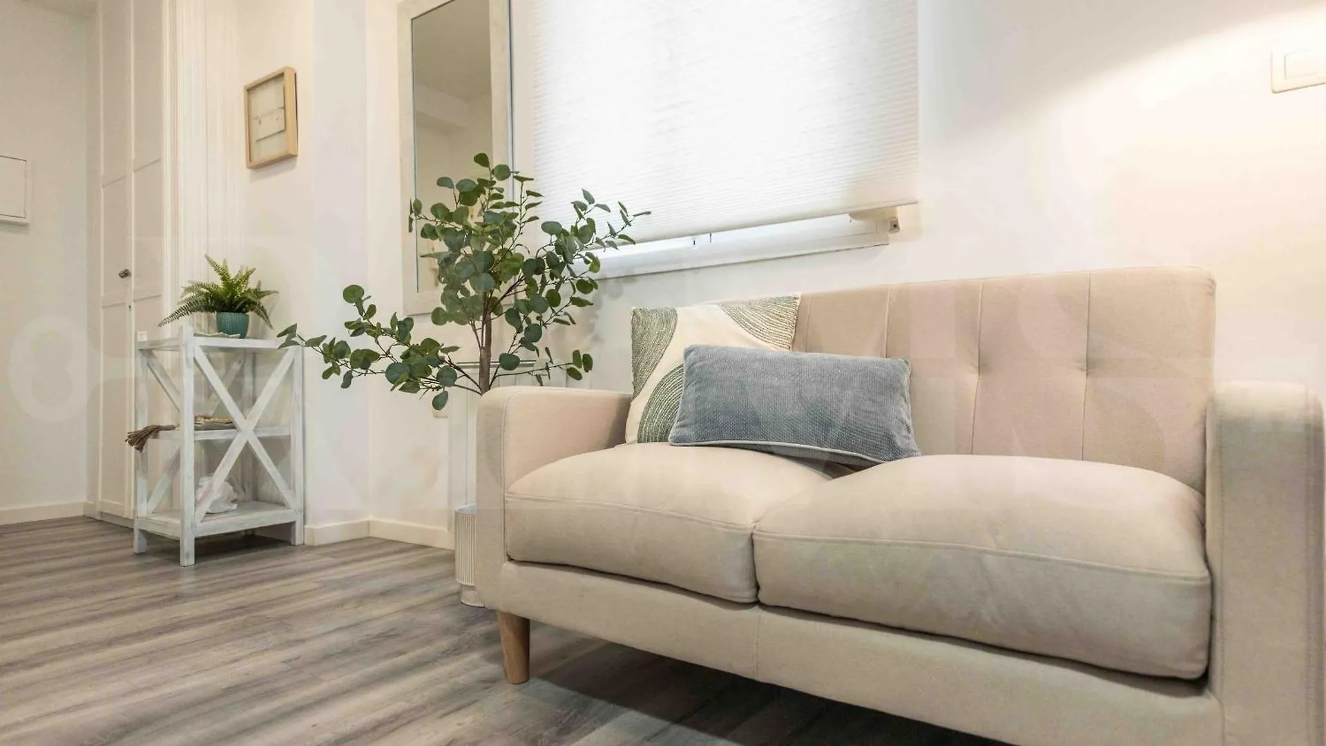Cozy Apartment Near Plaza De La Merced By Rems مالقة 0*,
